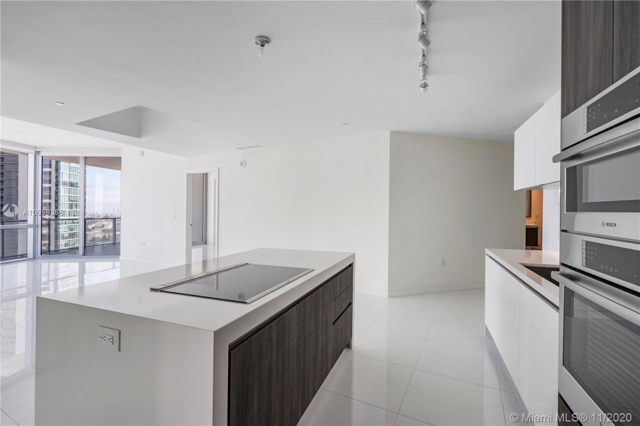 Flat in Miami, USA, 140 m² - picture 13