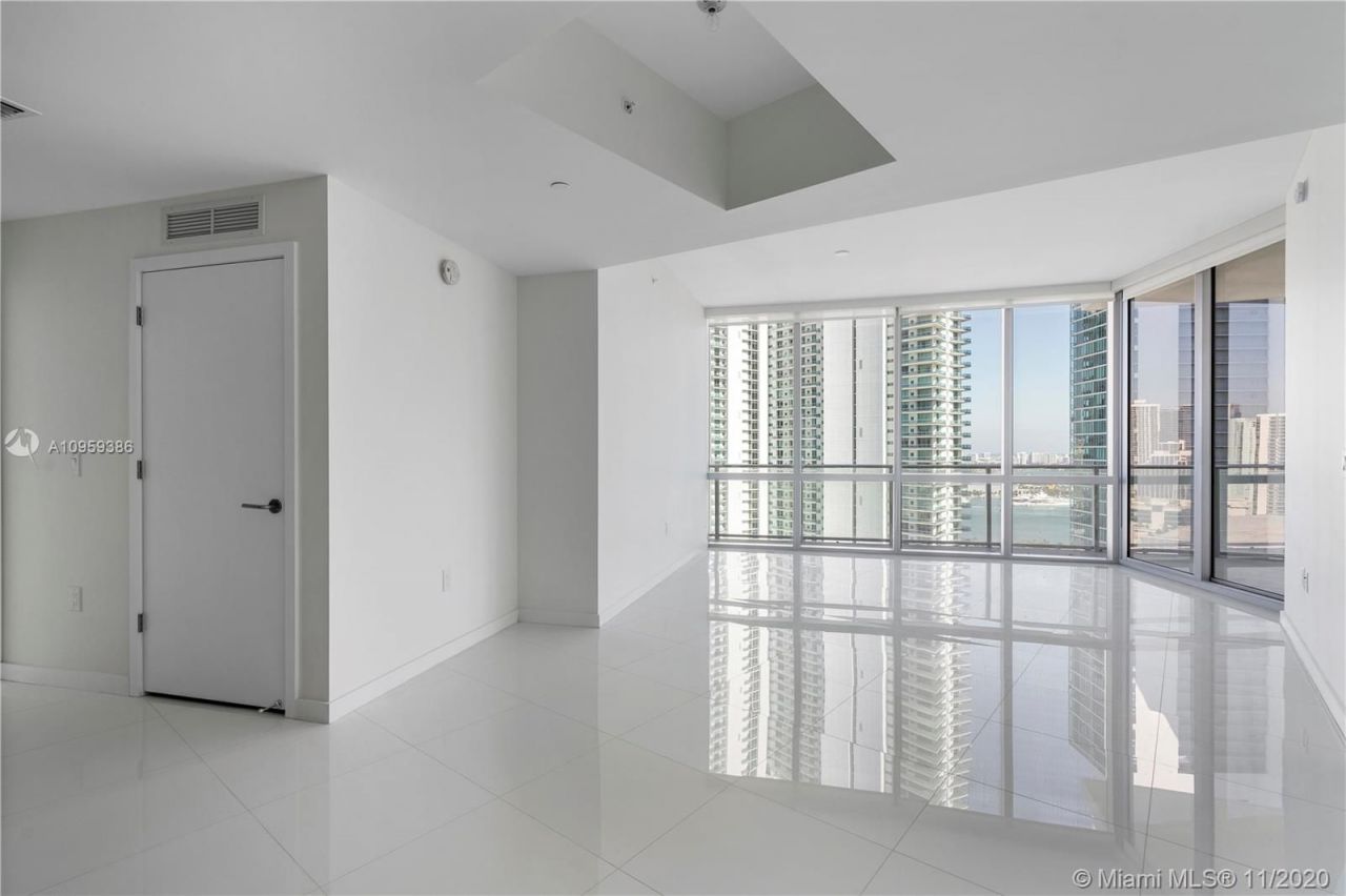 Flat in Miami, USA, 140 m² - picture 15