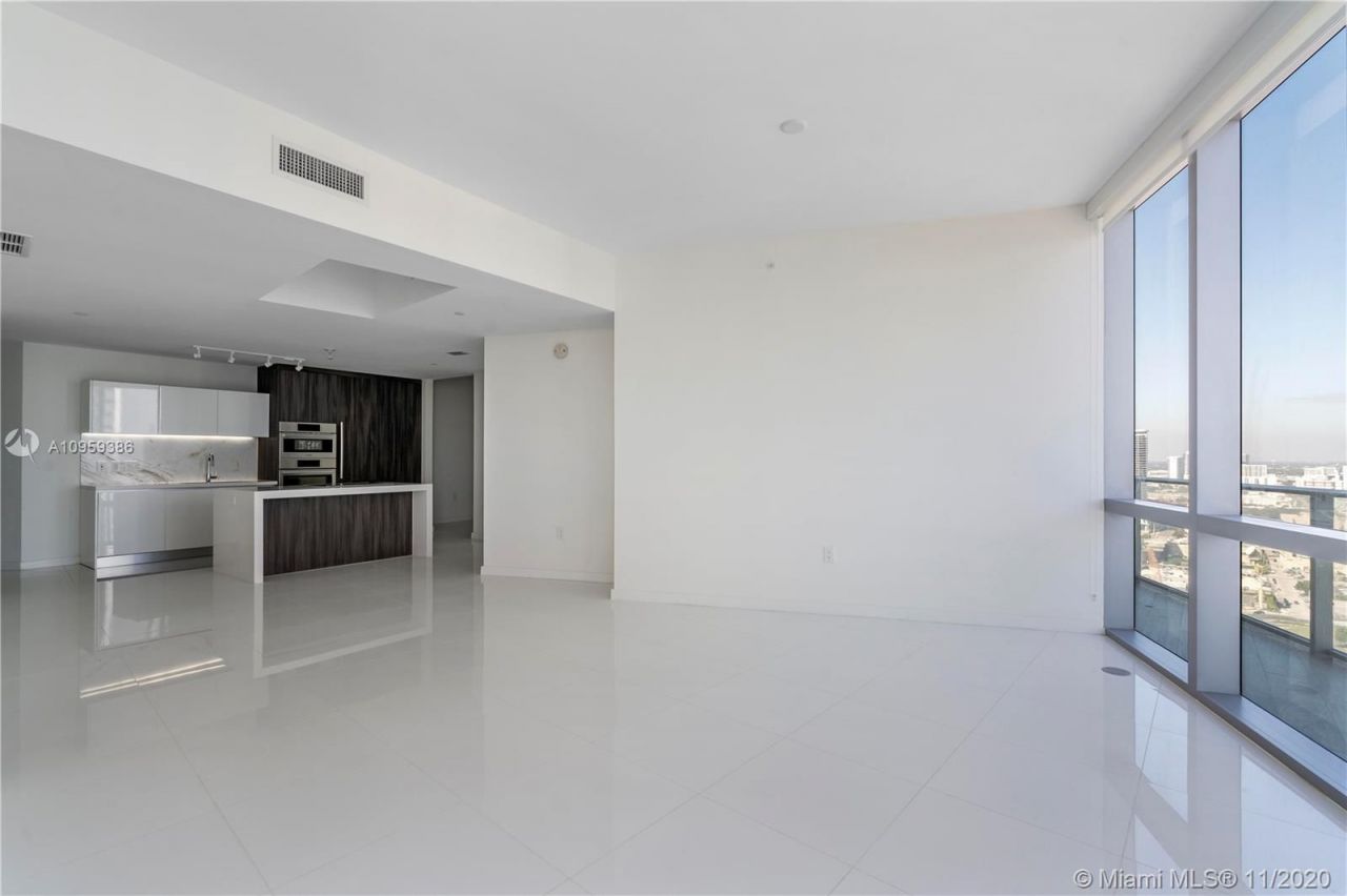 Flat in Miami, USA, 140 m² - picture 16