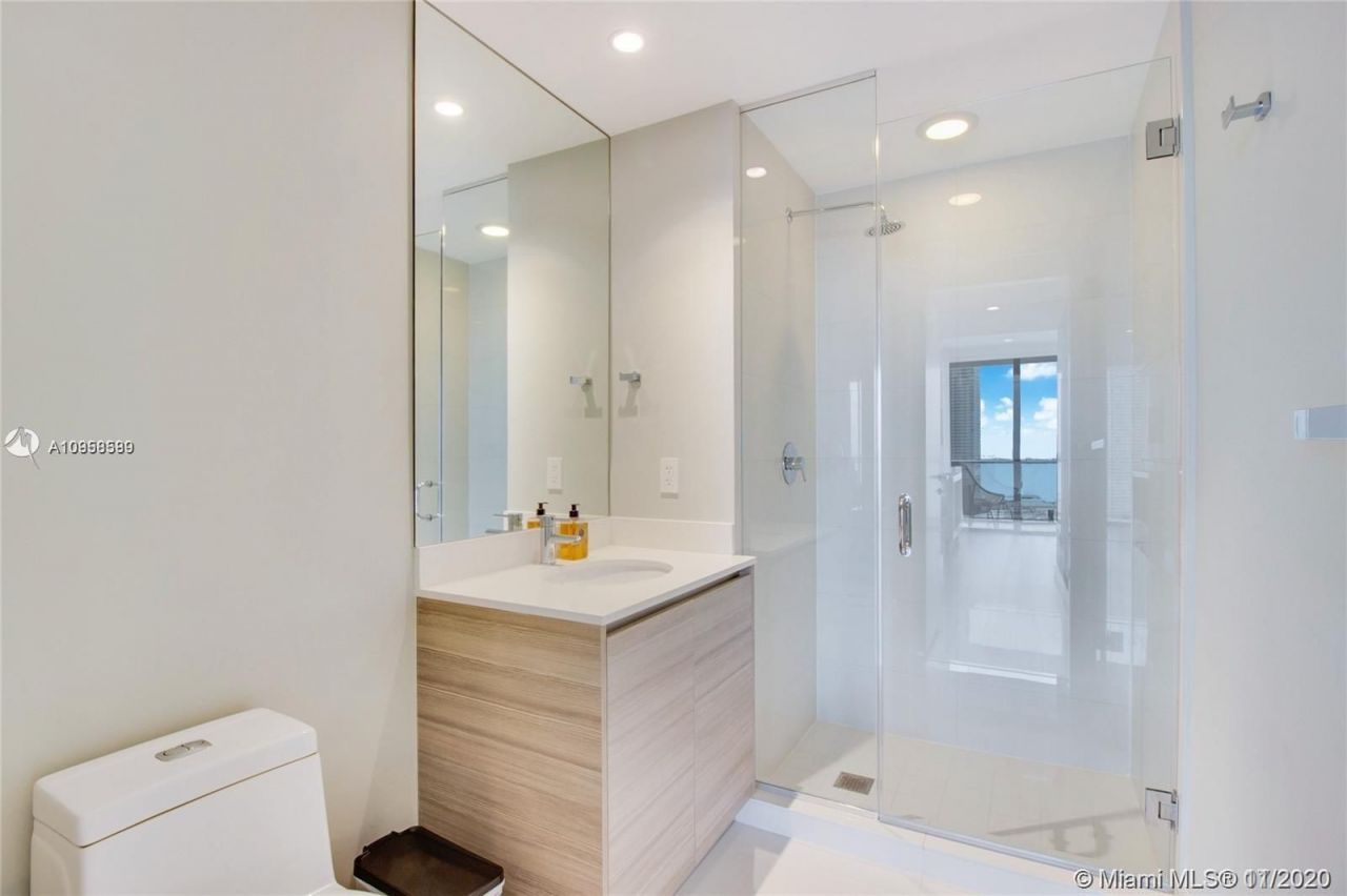 Piso en Miami, Estados Unidos, 130 m² - imagen 6