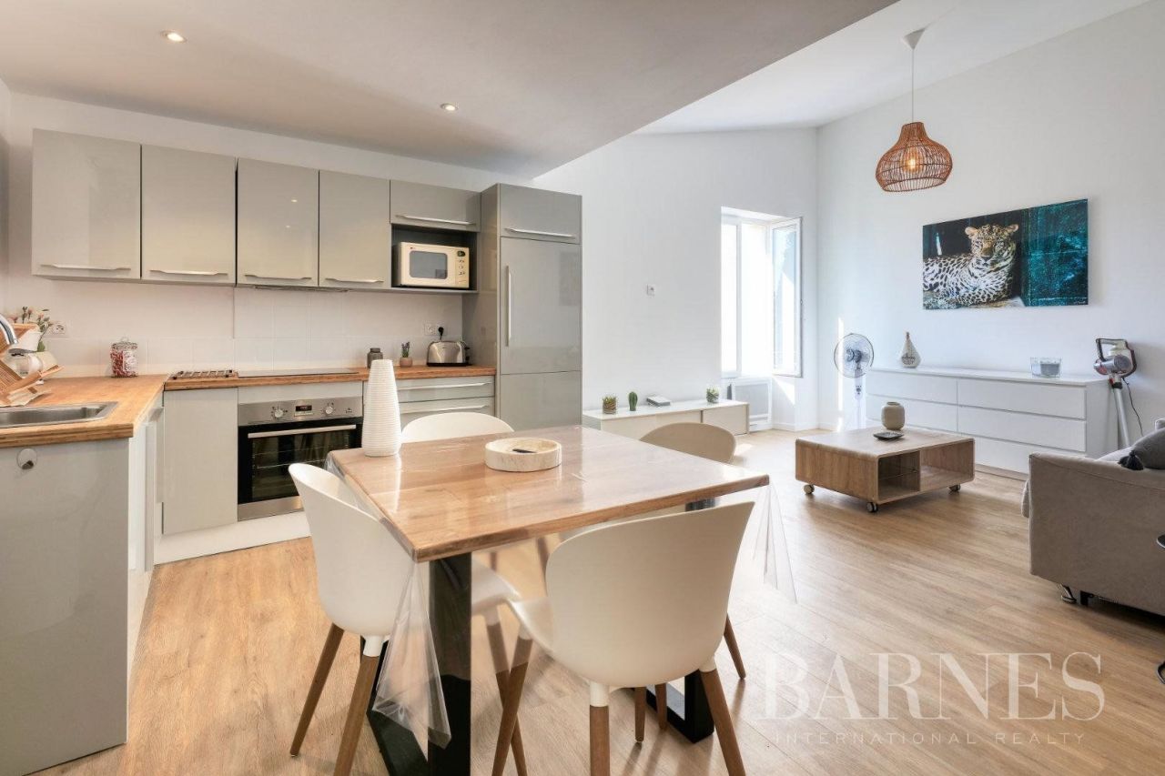 Piso en Saint-Tropez, Francia, 33 m² - imagen 1