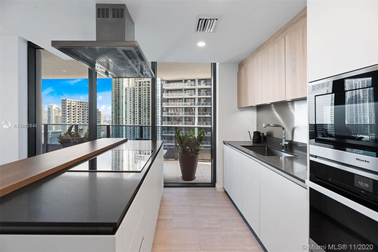 Flat in Miami, USA, 120 m² - picture 4