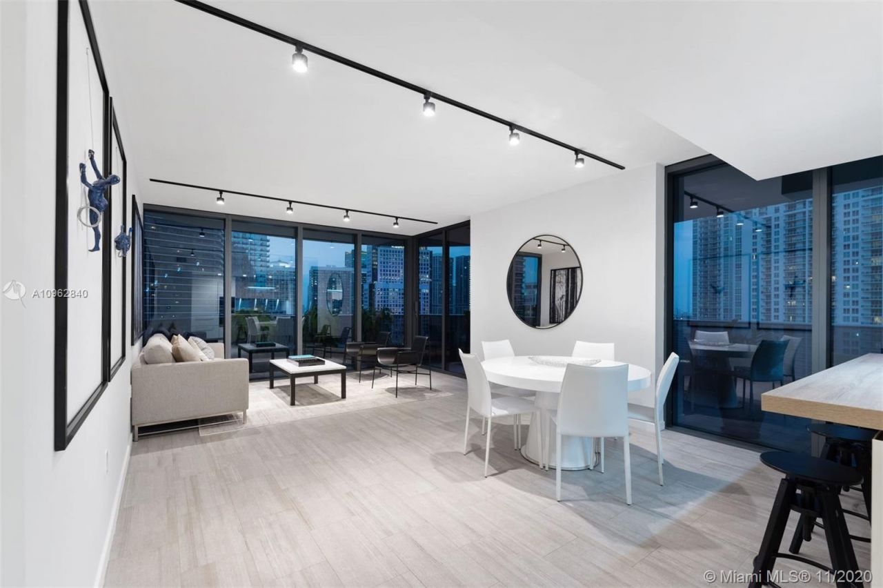 Flat in Miami, USA, 120 m² - picture 2