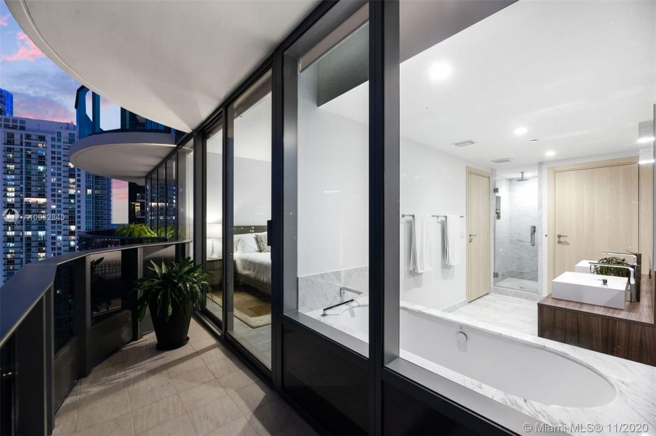 Flat in Miami, USA, 120 m² - picture 14