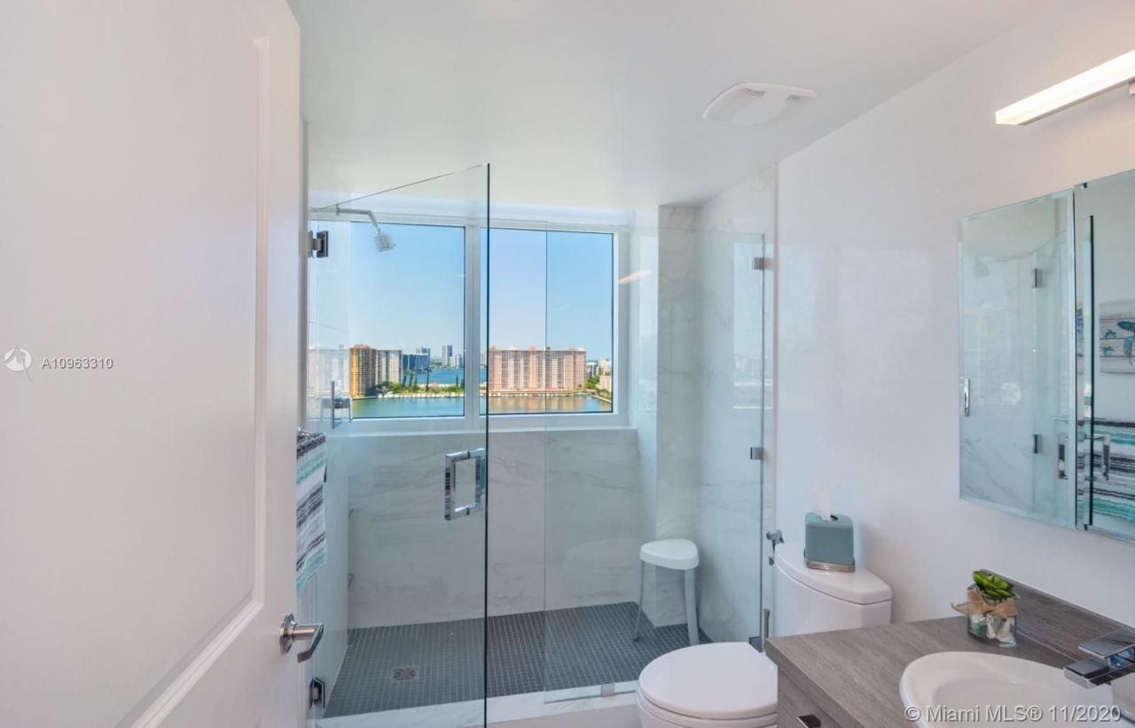 Piso en Miami, Estados Unidos, 150 m² - imagen 6