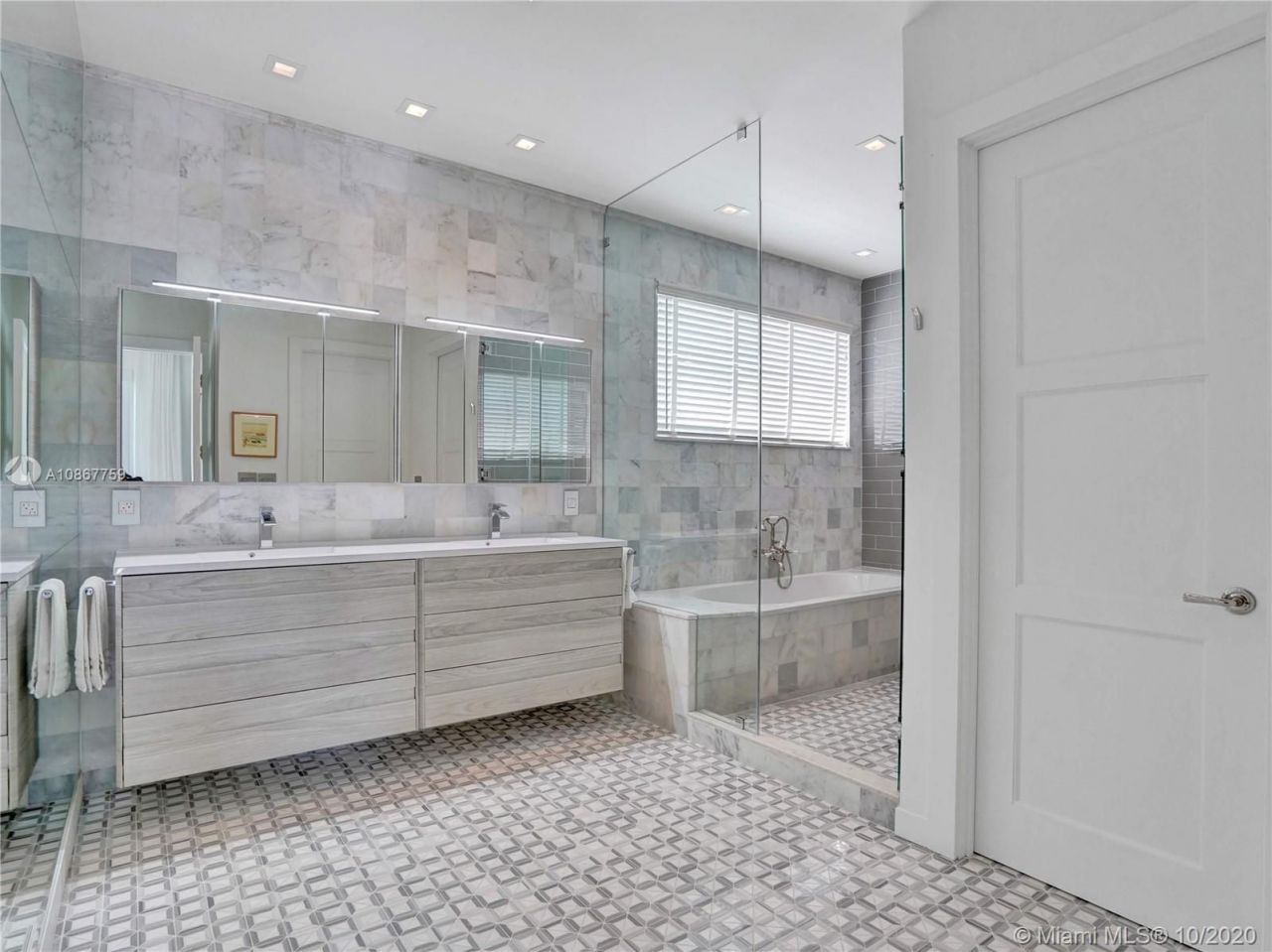 Villa à Miami, États-Unis, 420 m² - image 8