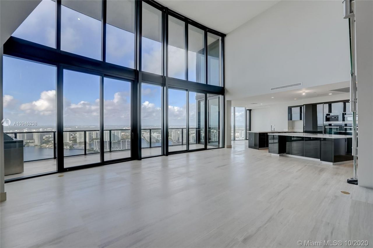 Loft in Miami, USA, 280 m² - picture 1