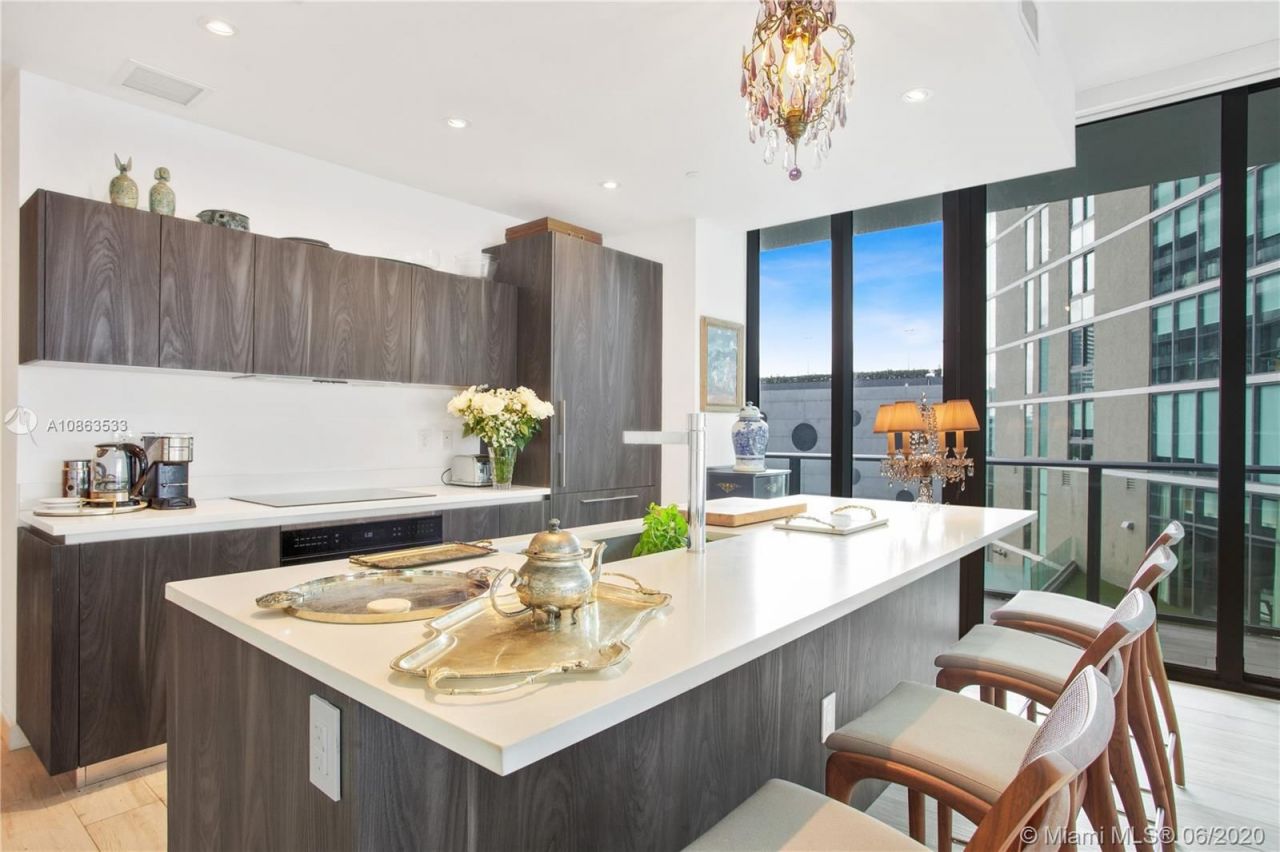 Apartment in Miami, USA, 180 m² - picture 3