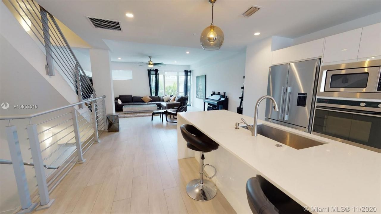 Maison urbaine à Miami, États-Unis, 210 m² - image 5