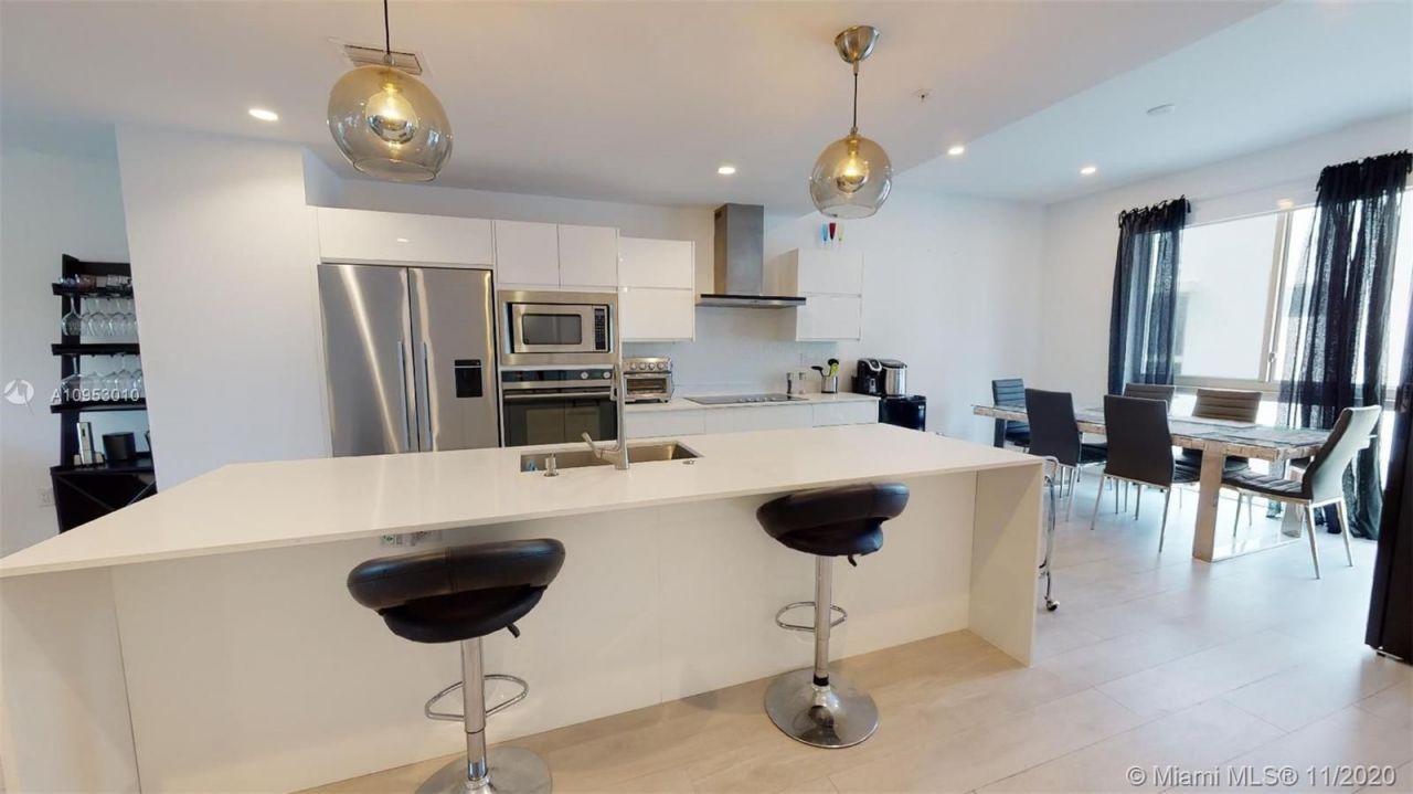 Maison urbaine à Miami, États-Unis, 210 m² - image 2