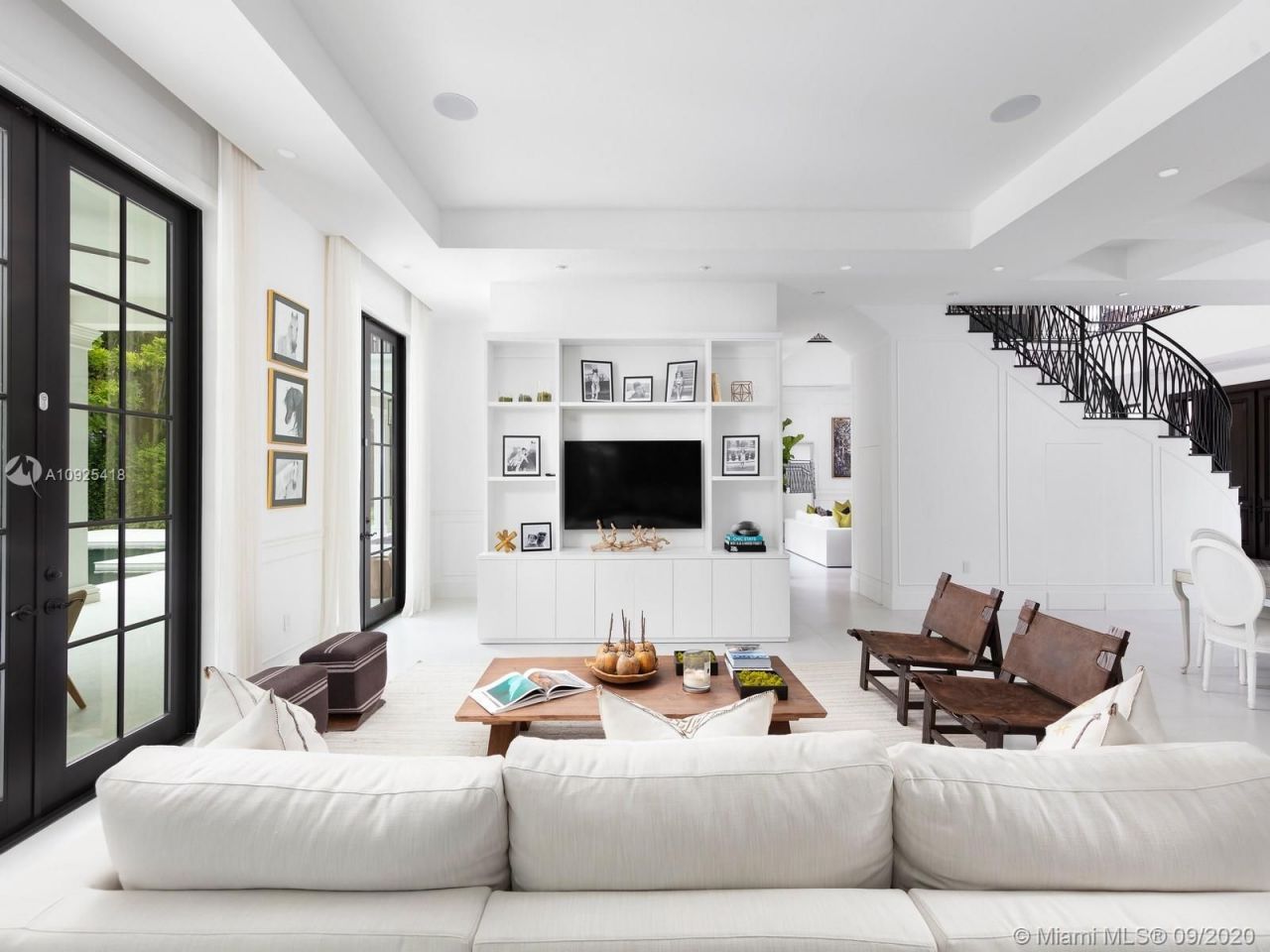 Villa à Miami, États-Unis, 700 m² - image 7