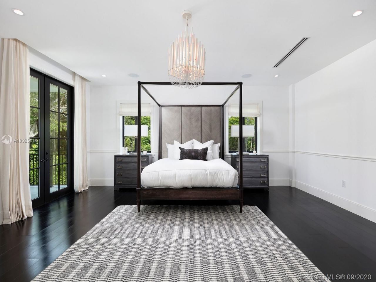 Villa à Miami, États-Unis, 700 m² - image 4