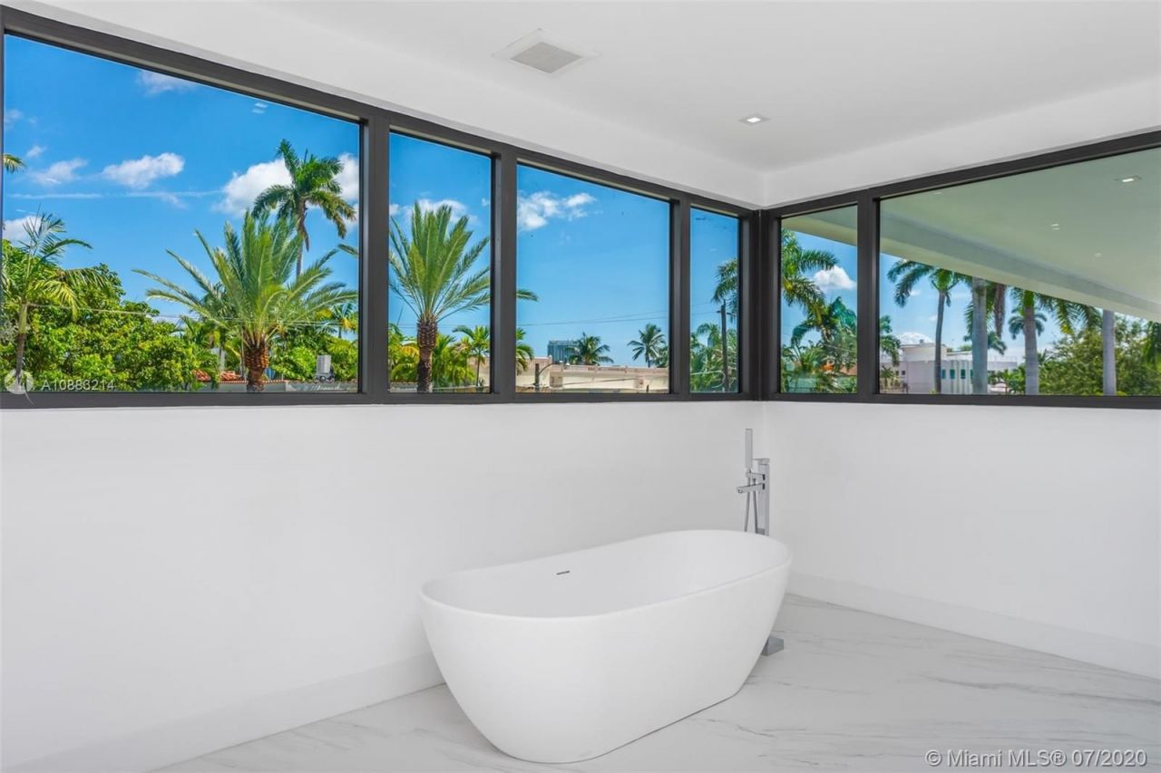 Villa en Miami, Estados Unidos, 700 m² - imagen 5