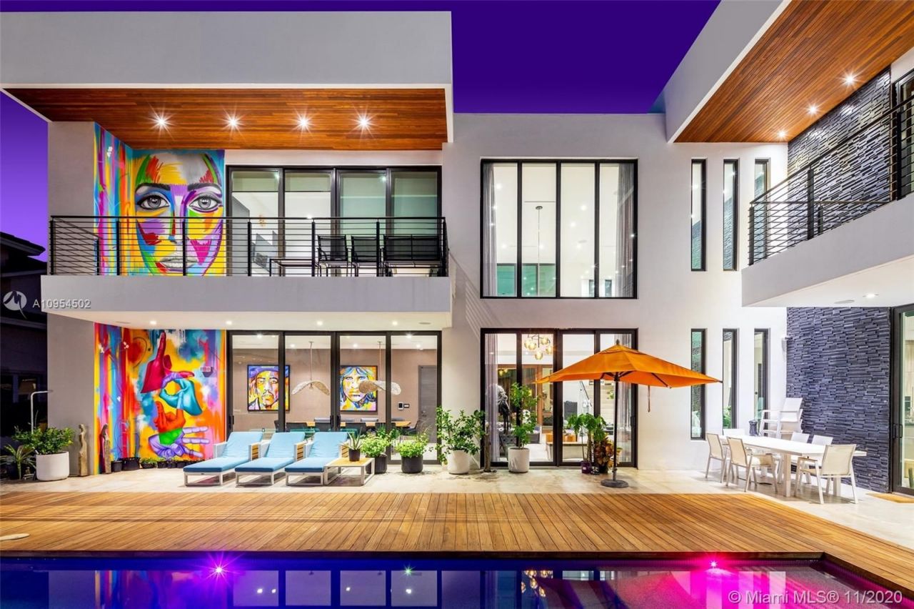 Villa in Miami, USA, 500 m² - picture 2