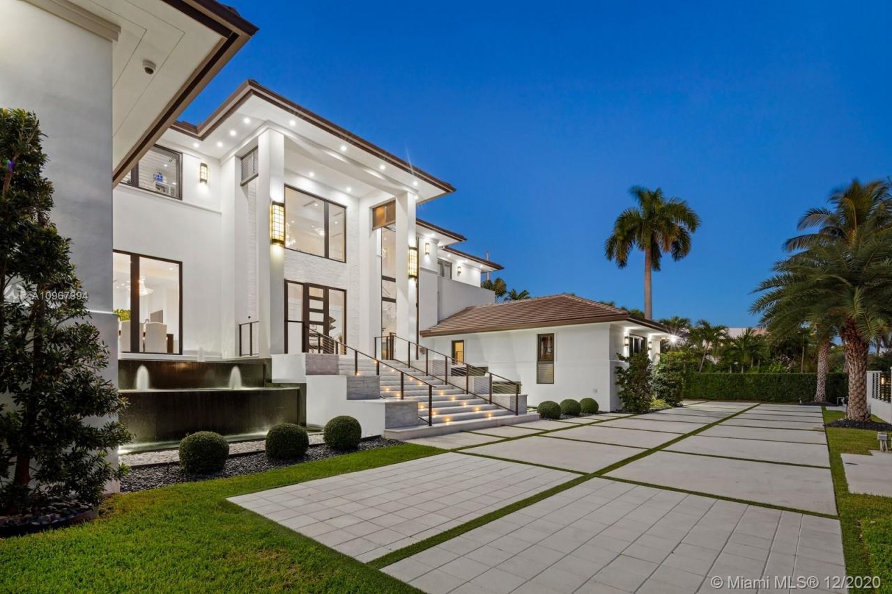 Villa en Miami, Estados Unidos, 600 m² - imagen 17