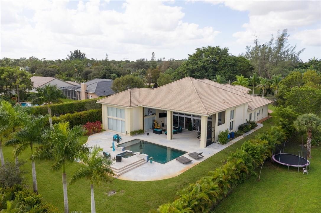 Villa à Miami, États-Unis, 450 m² - image 4