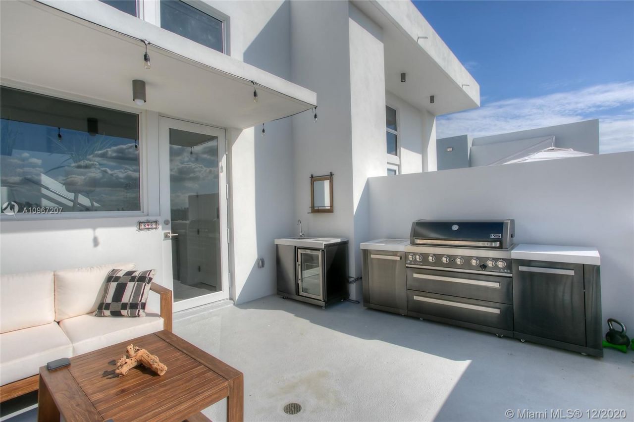 Townhouse in Miami, USA, 220 m² - picture 4