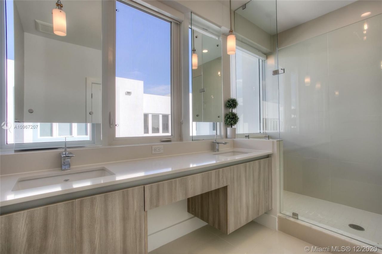 Townhouse in Miami, USA, 220 m² - picture 6