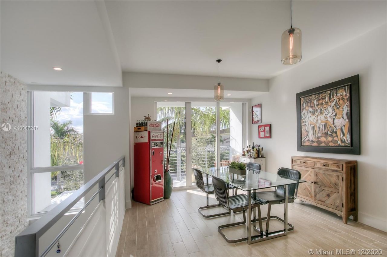 Townhouse in Miami, USA, 220 m² - picture 13