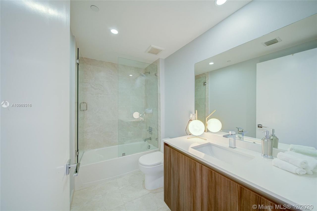 Flat in Miami, USA, 140 m² - picture 6