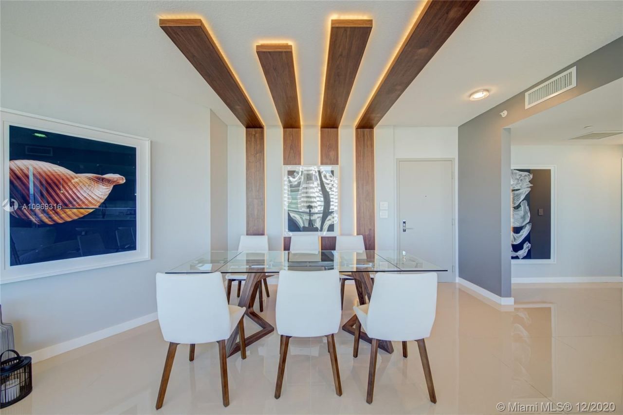 Flat in Miami, USA, 140 m² - picture 2