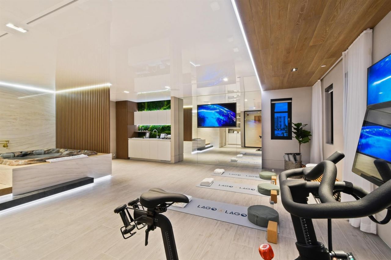 Villa à Miami, États-Unis, 1 600 m² - image 4