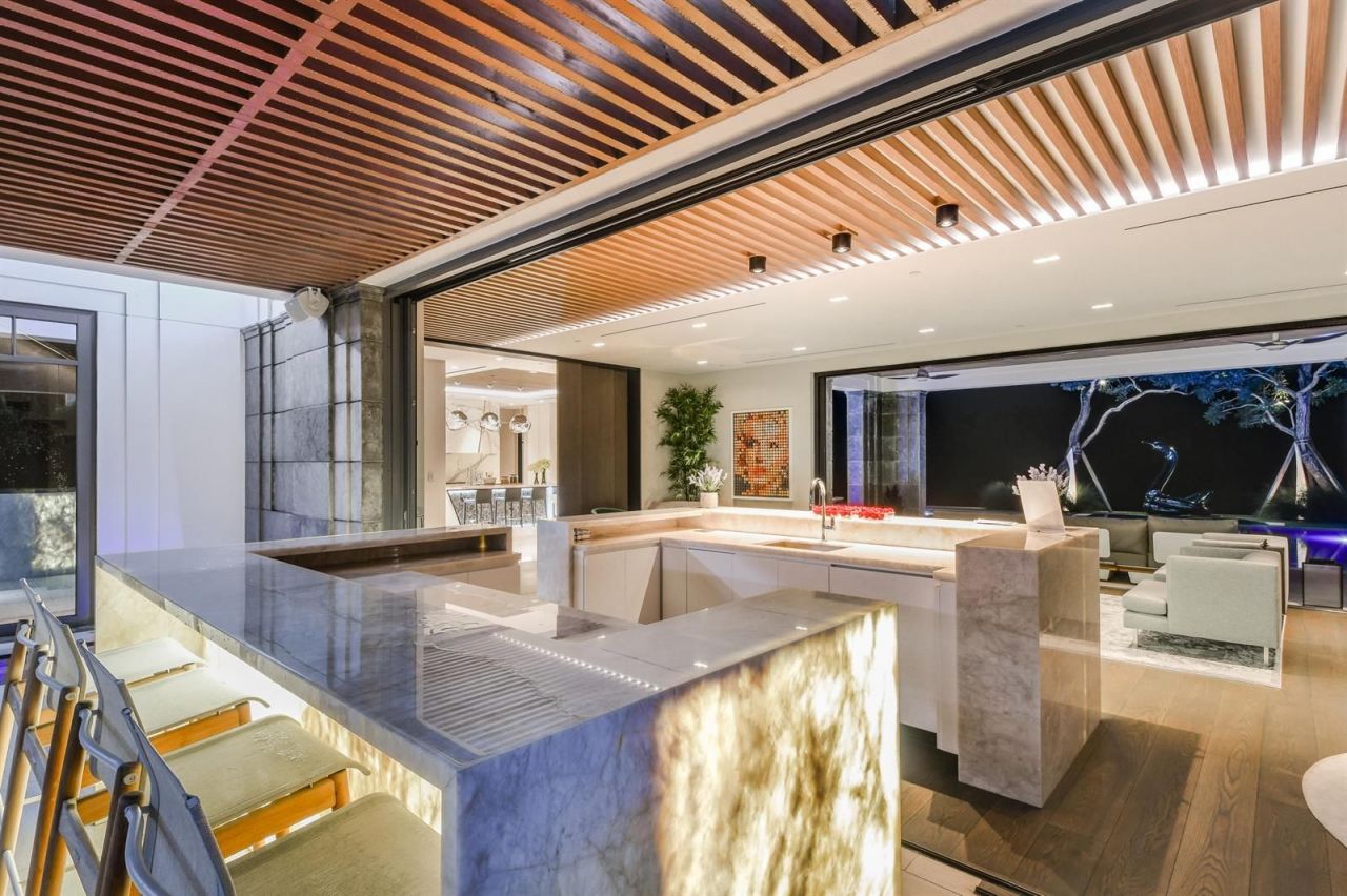 Villa à Miami, États-Unis, 1 600 m² - image 12