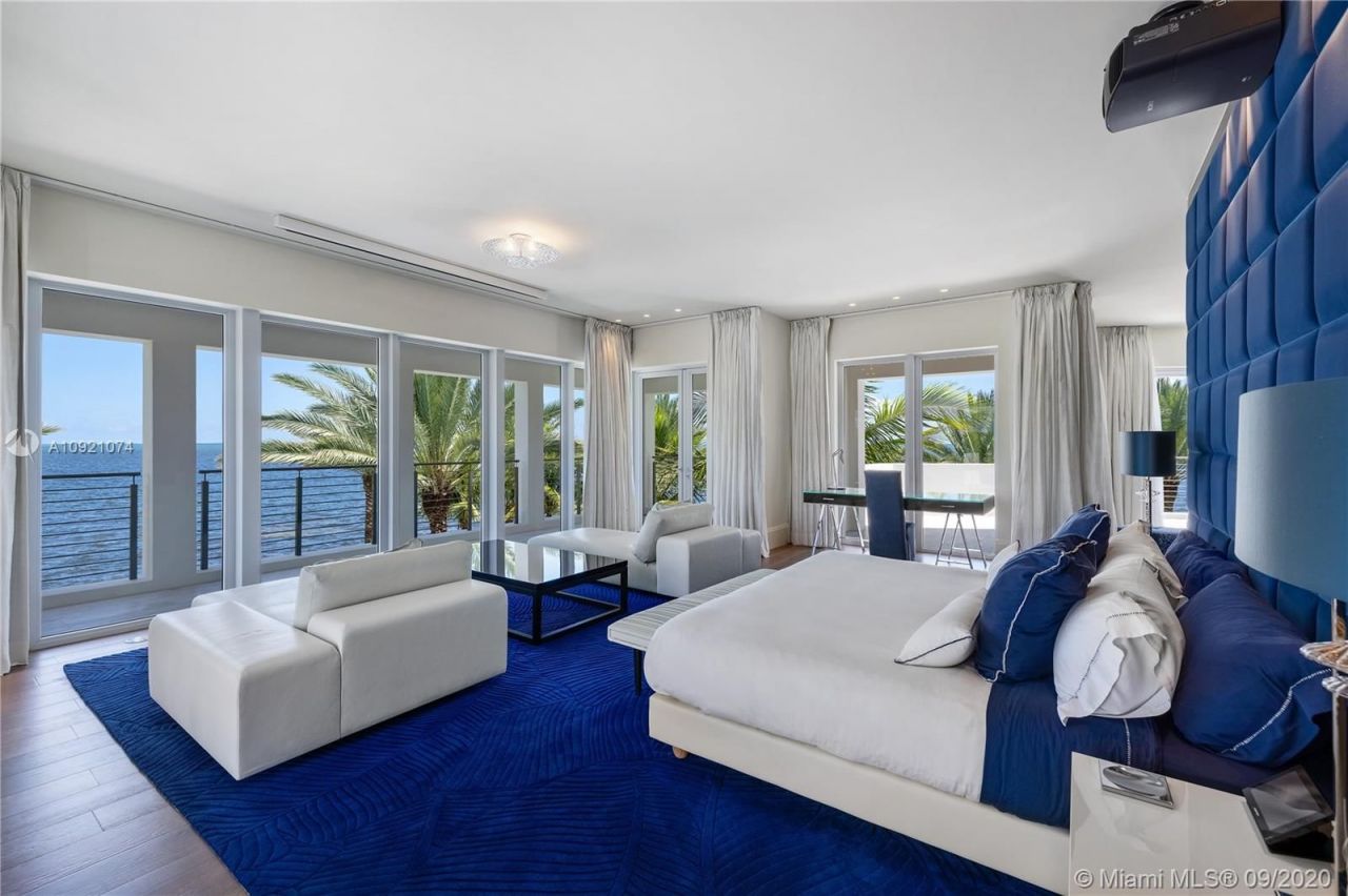 Villa à Miami, États-Unis, 1 800 m² - image 8