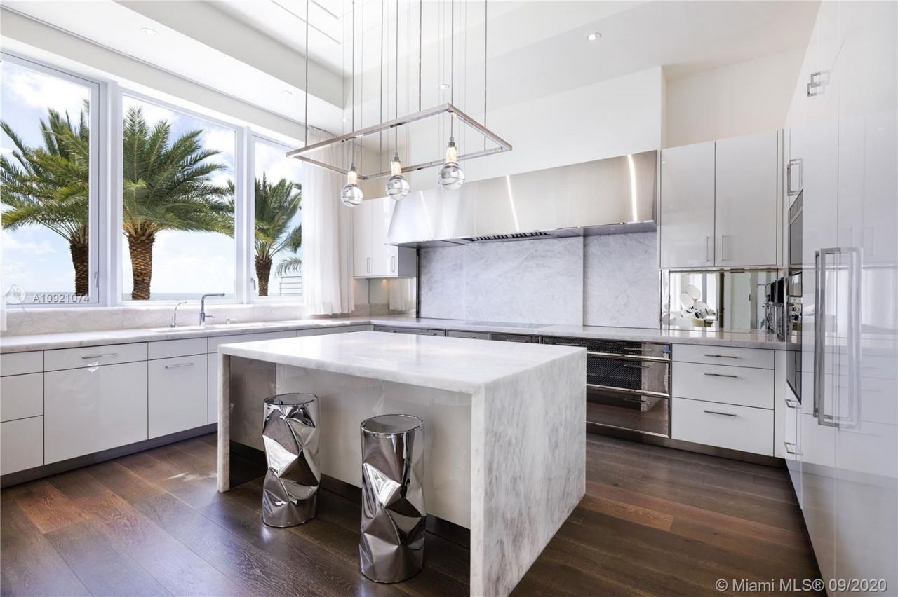 Villa à Miami, États-Unis, 1 800 m² - image 13