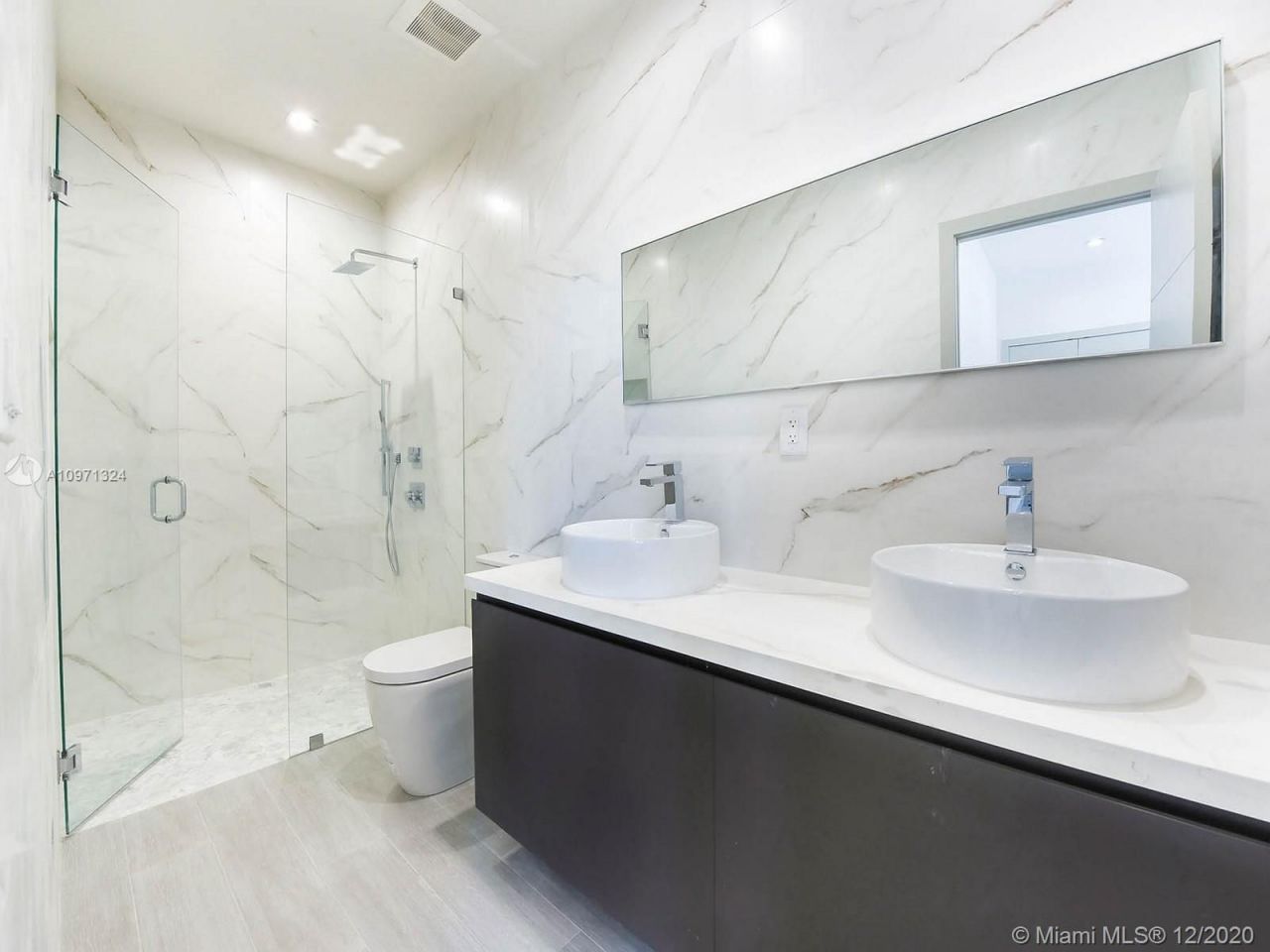 Casa adosada en Miami, Estados Unidos, 180 m² - imagen 12