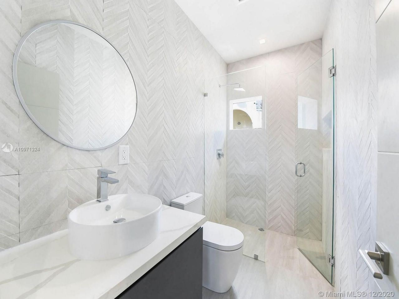 Casa adosada en Miami, Estados Unidos, 180 m² - imagen 8