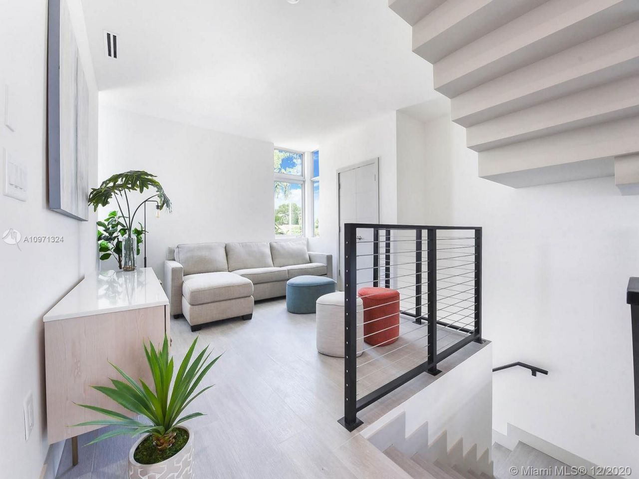 Casa adosada en Miami, Estados Unidos, 180 m² - imagen 7