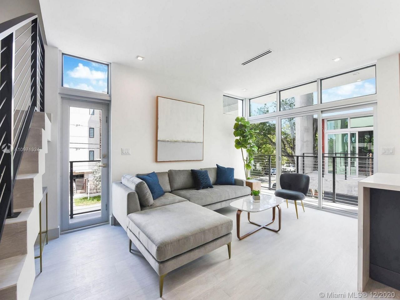 Casa adosada en Miami, Estados Unidos, 180 m² - imagen 6