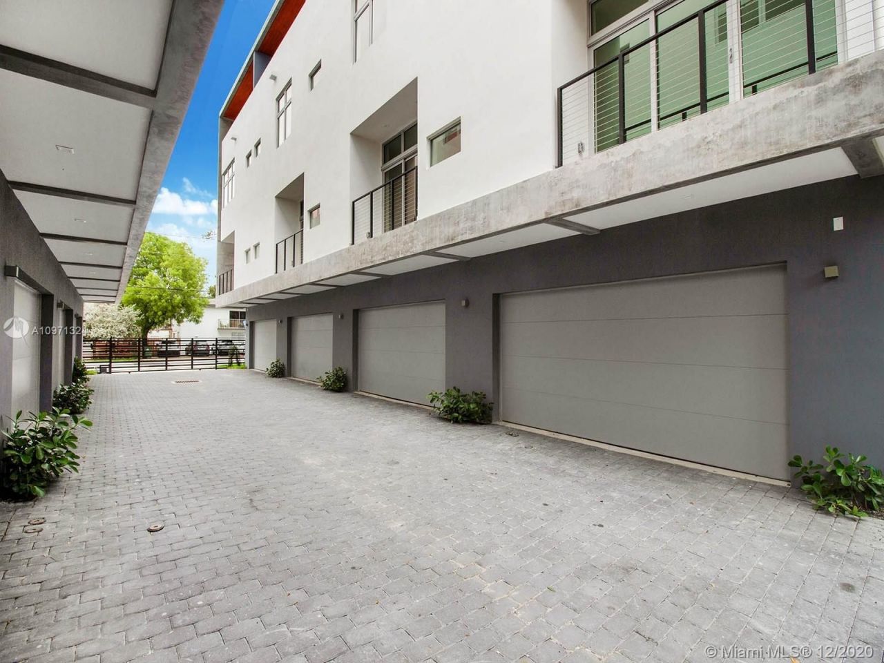 Casa adosada en Miami, Estados Unidos, 180 m² - imagen 4