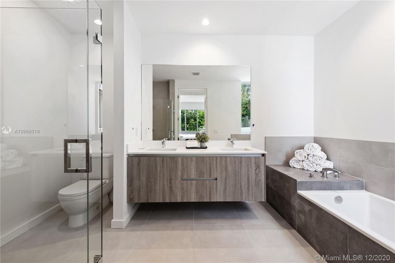 Flat in Miami, USA, 160 m² - picture 10