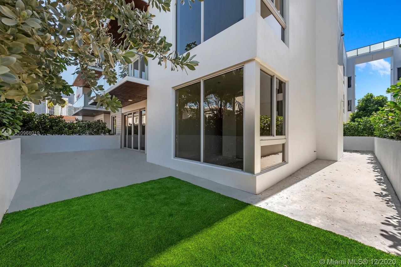 Flat in Miami, USA, 160 m² - picture 15