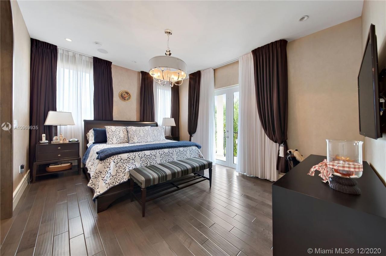 Finca en Miami, Estados Unidos, 450 m² - imagen 5