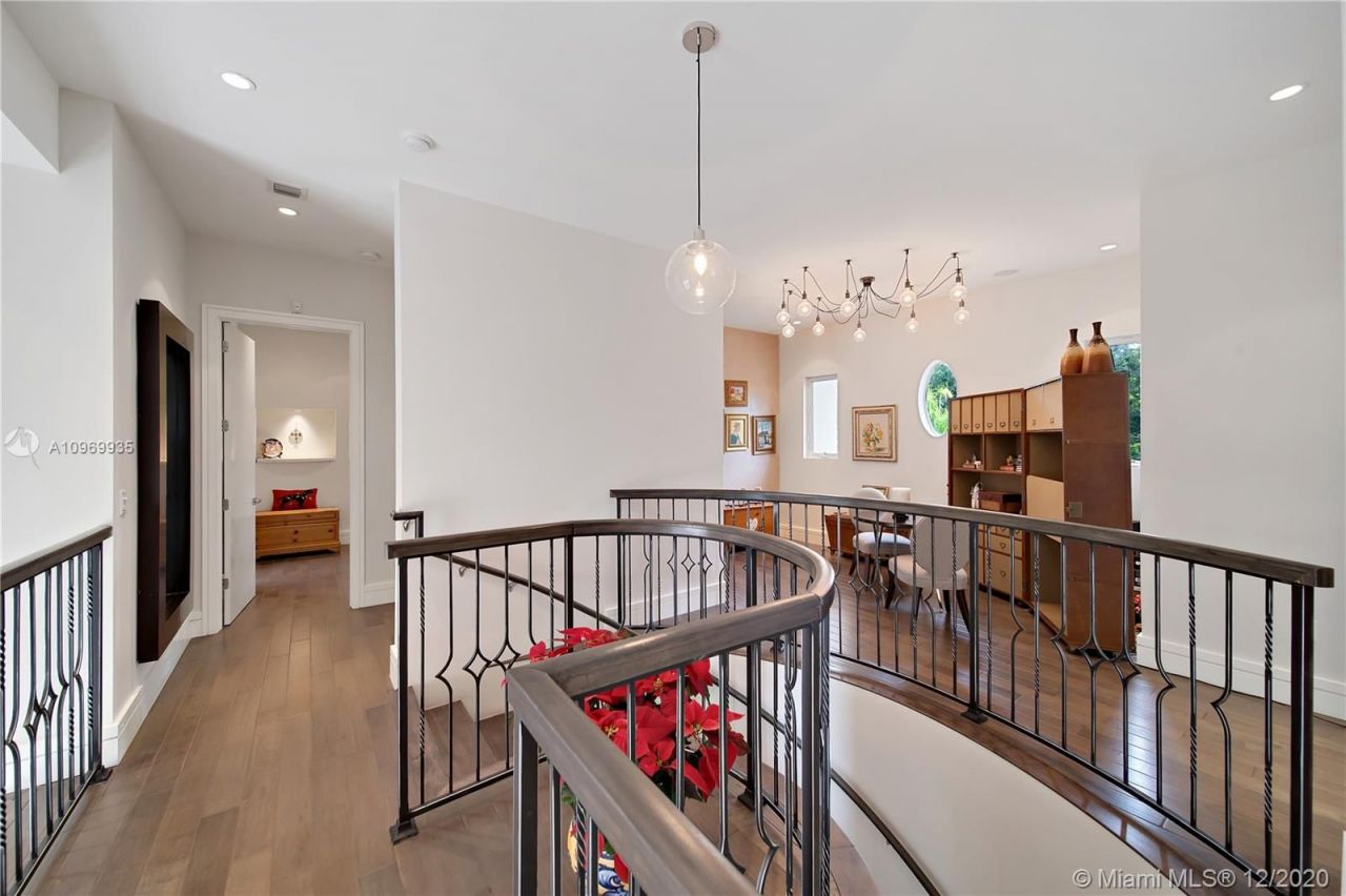 Finca en Miami, Estados Unidos, 450 m² - imagen 8