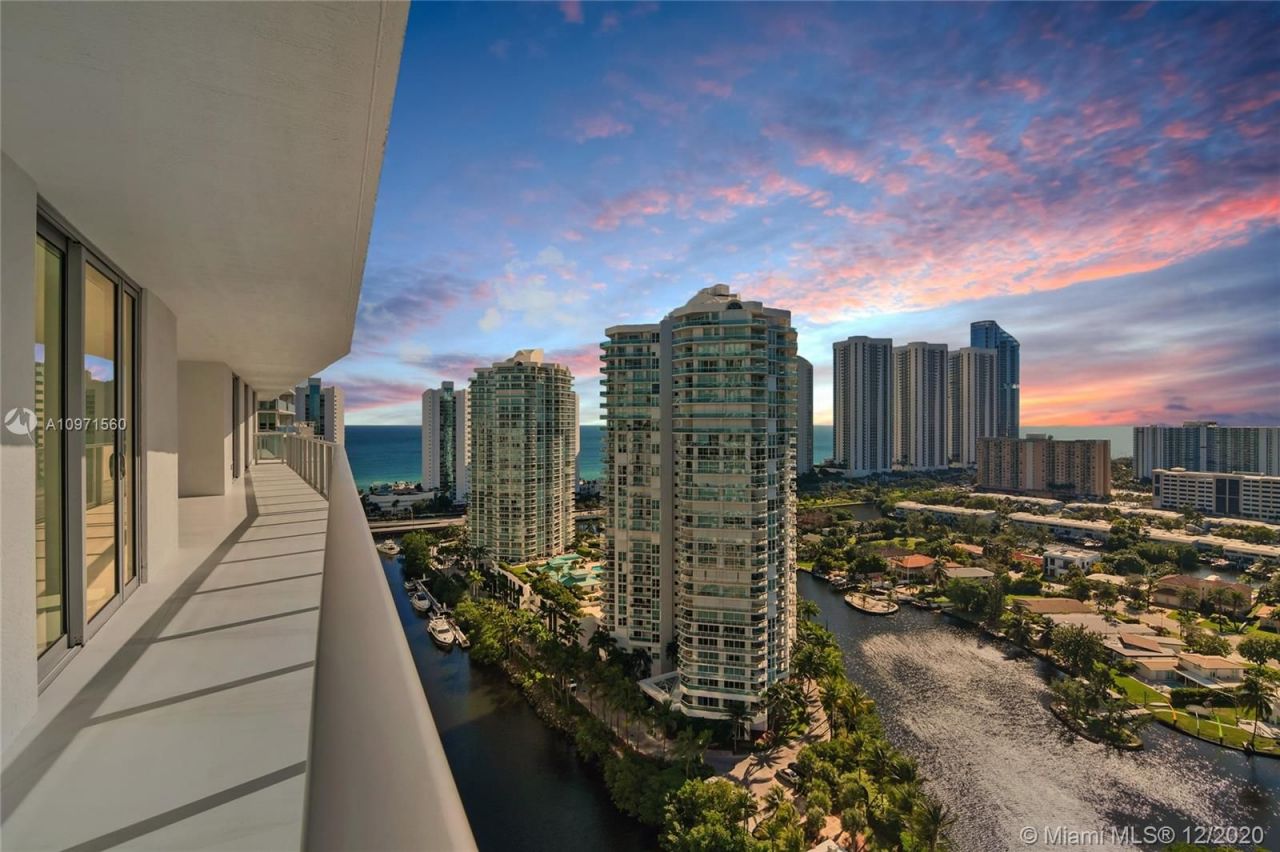 Penthouse à Miami, États-Unis, 380 m² - image 1