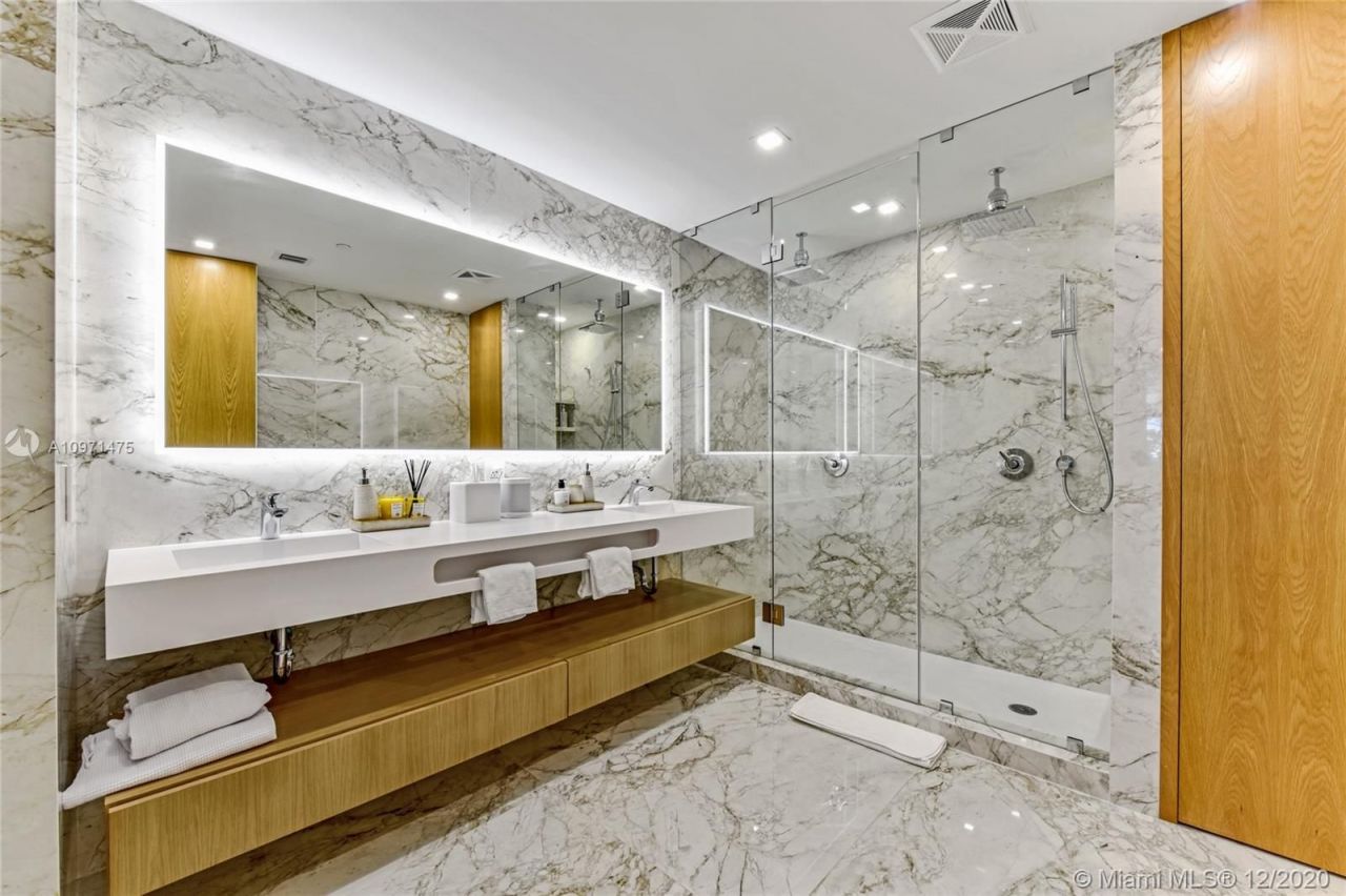 Flat in Miami, USA, 220 m² - picture 5