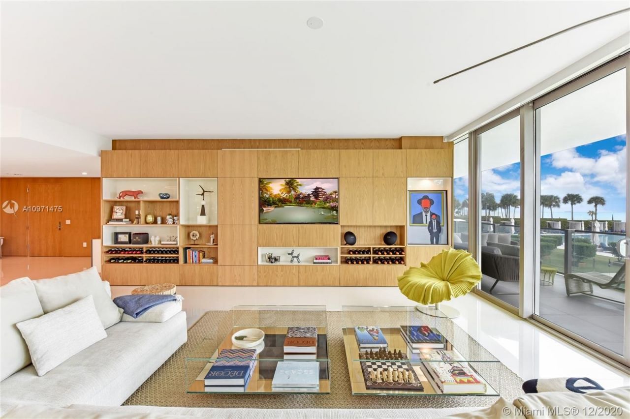 Flat in Miami, USA, 220 m² - picture 7