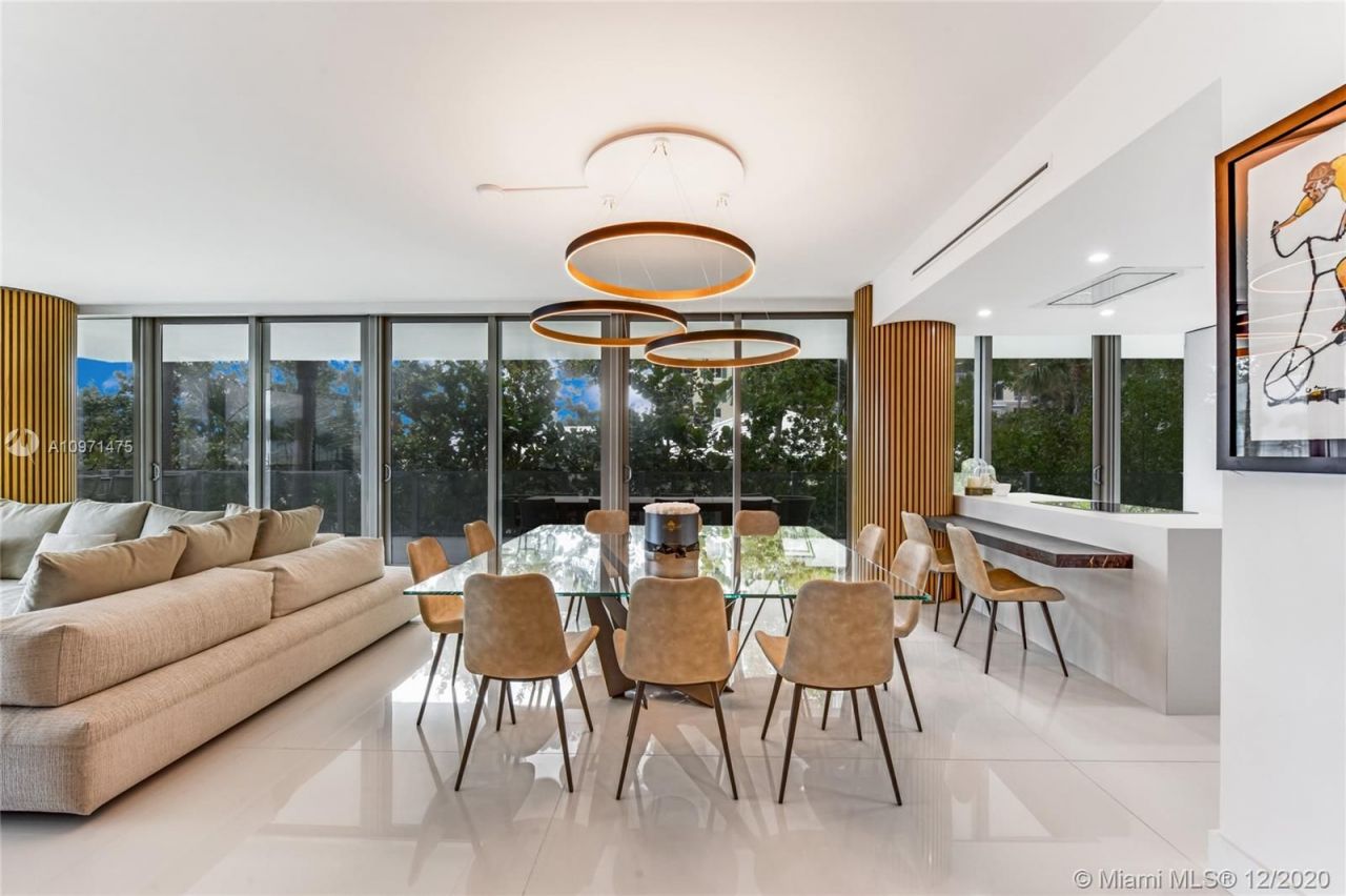 Flat in Miami, USA, 220 m² - picture 3