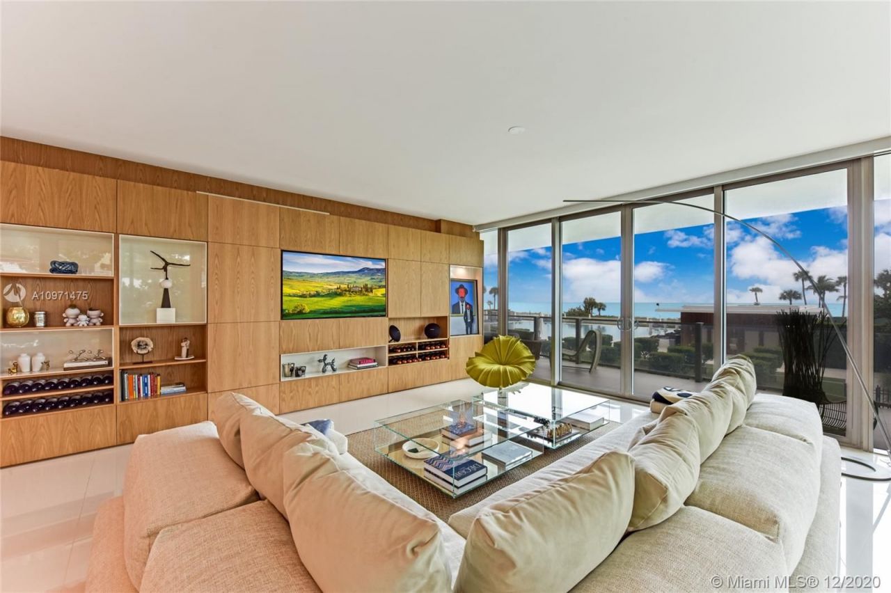 Flat in Miami, USA, 220 m² - picture 8