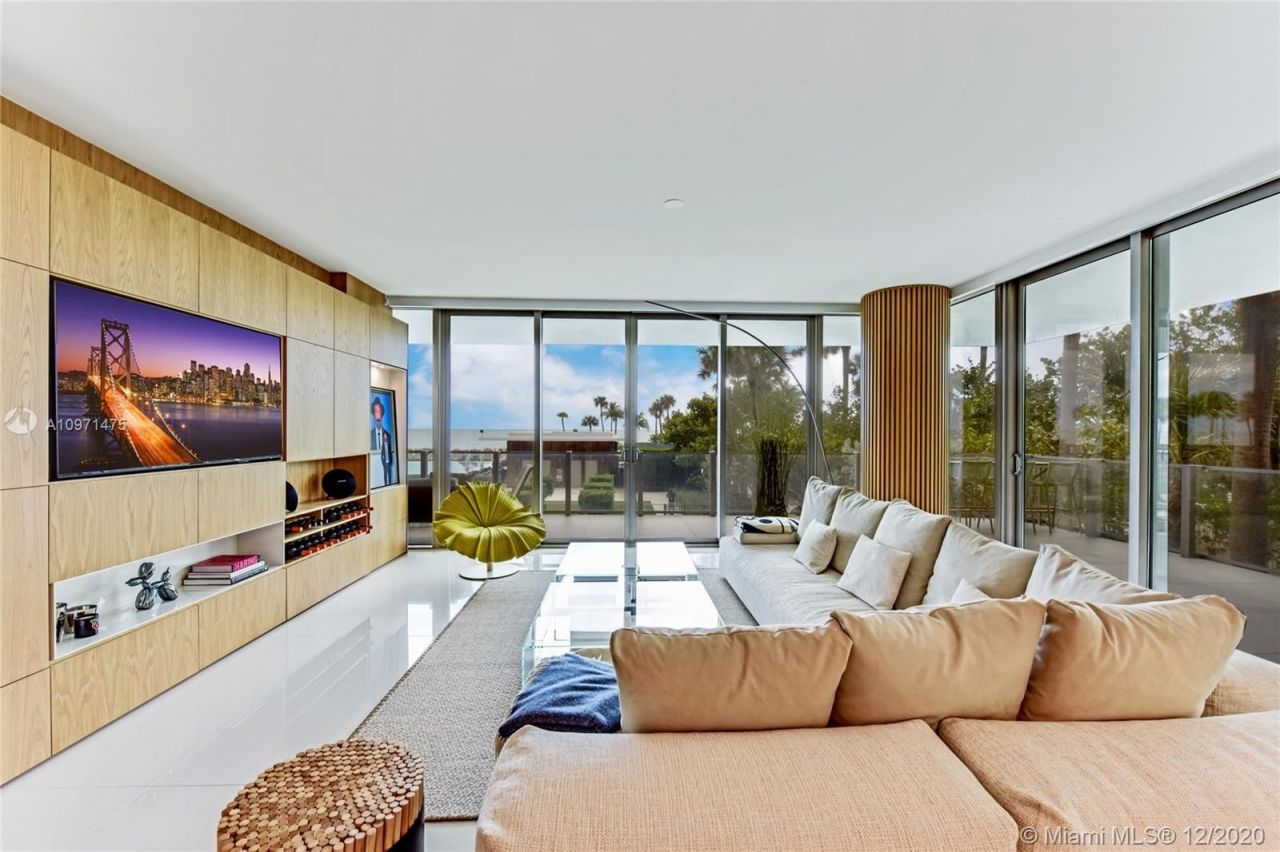 Flat in Miami, USA, 220 m² - picture 2