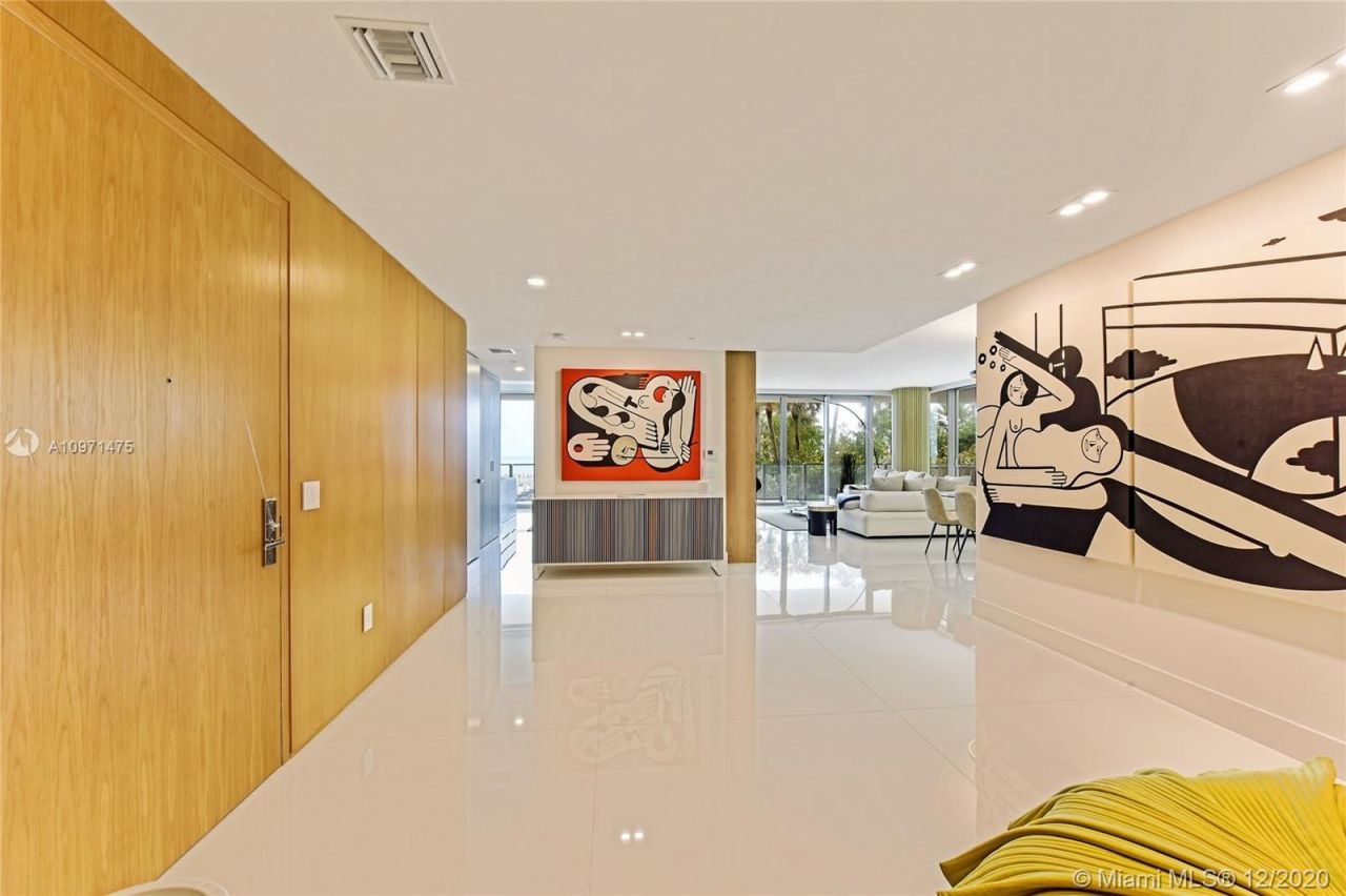 Flat in Miami, USA, 220 m² - picture 14