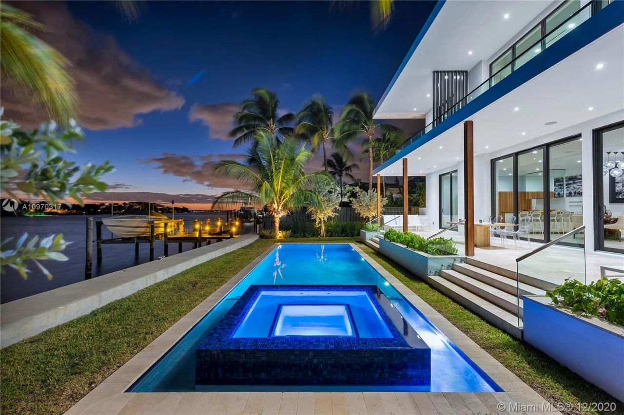 Villa in Miami, USA, 500 m² - picture 2