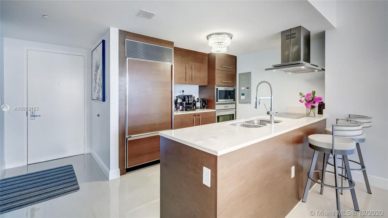 Appartement à Miami, États-Unis, 140 m² - image 2