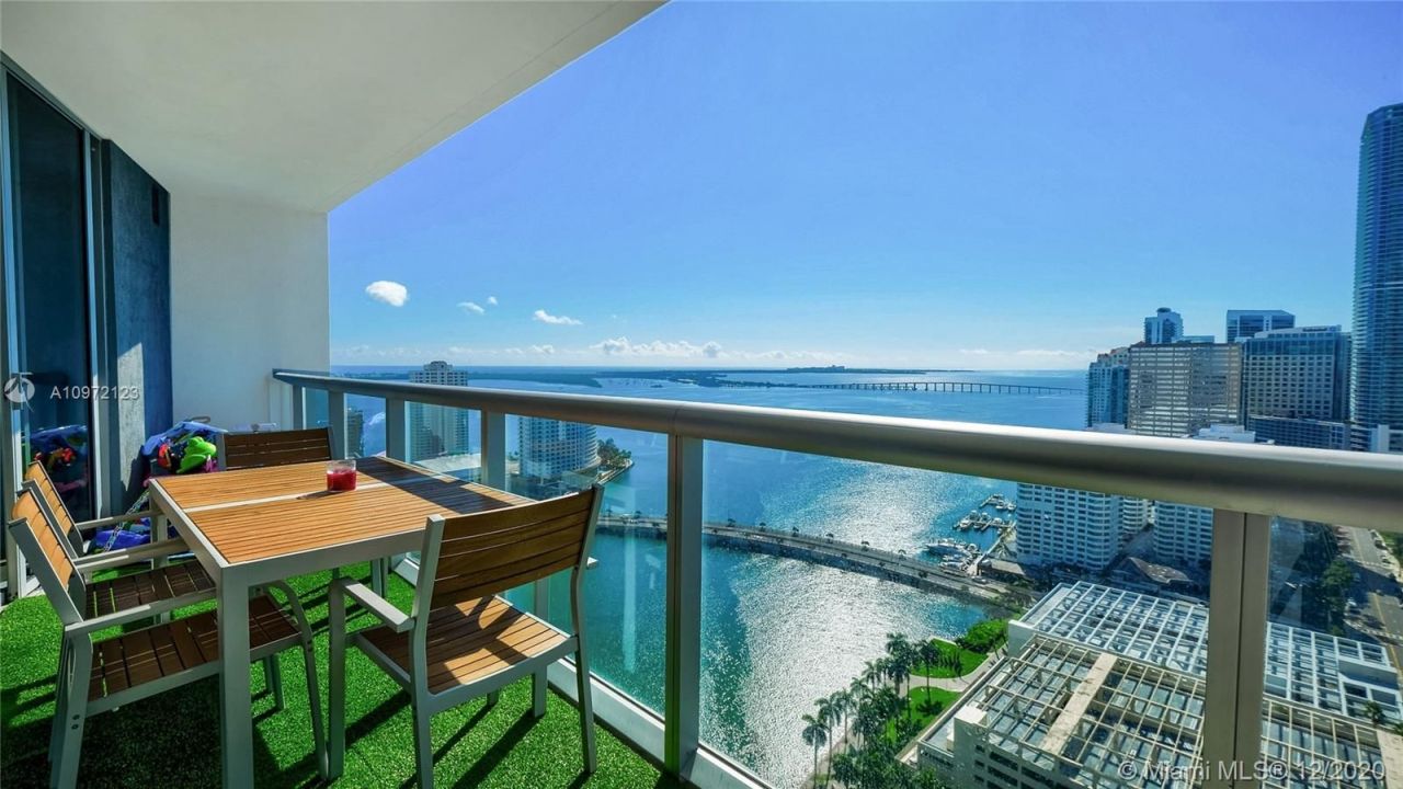 Appartement à Miami, États-Unis, 140 m² - image 1