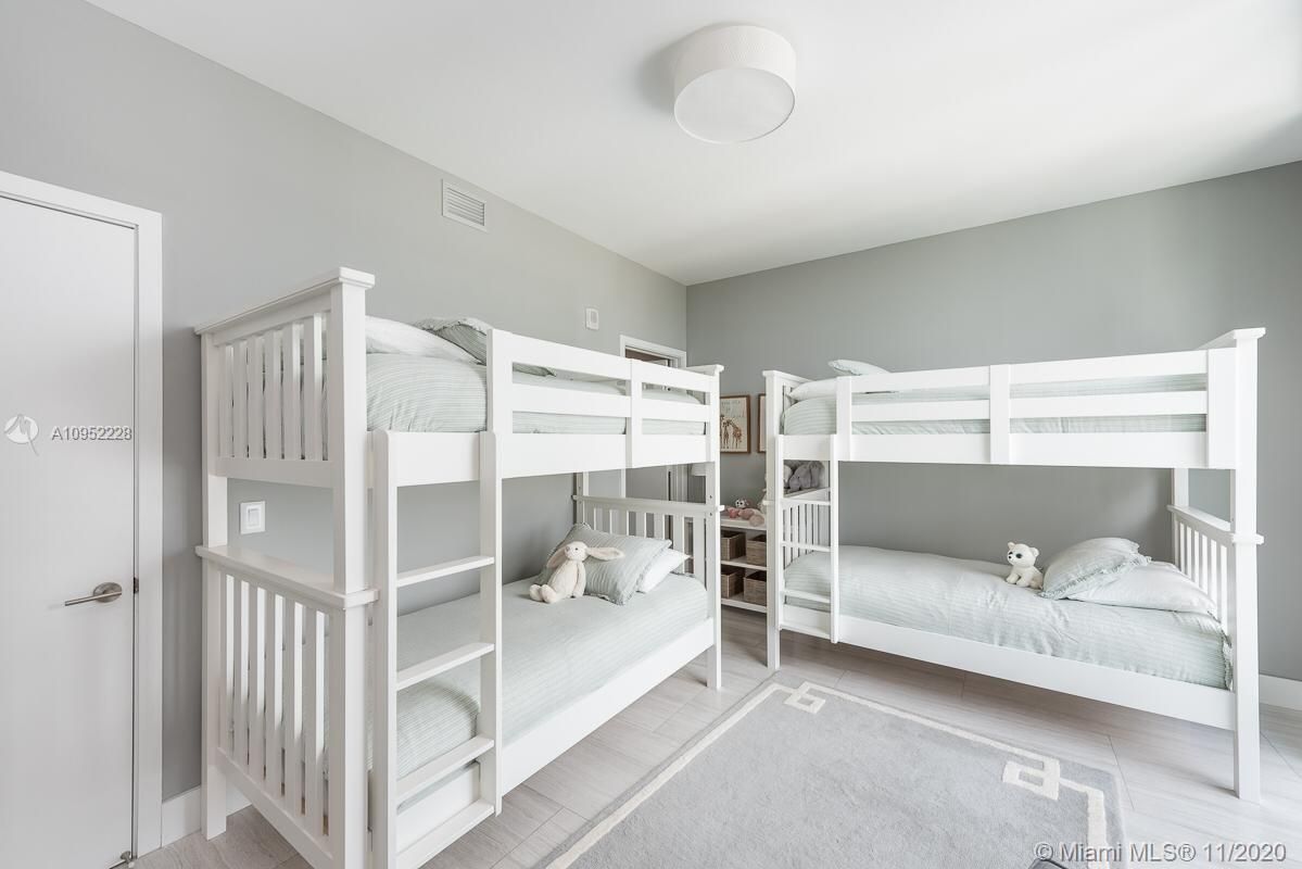 Piso en Miami, Estados Unidos, 100 m² - imagen 9