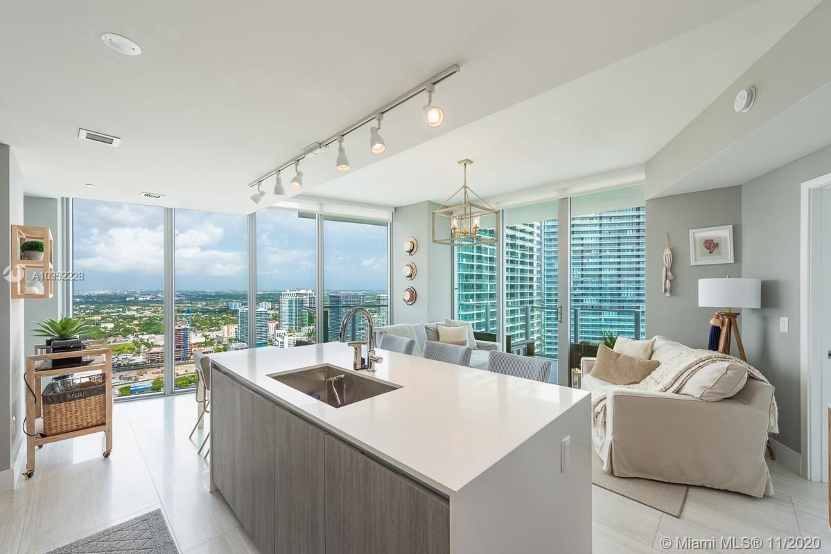 Piso en Miami, Estados Unidos, 100 m² - imagen 3